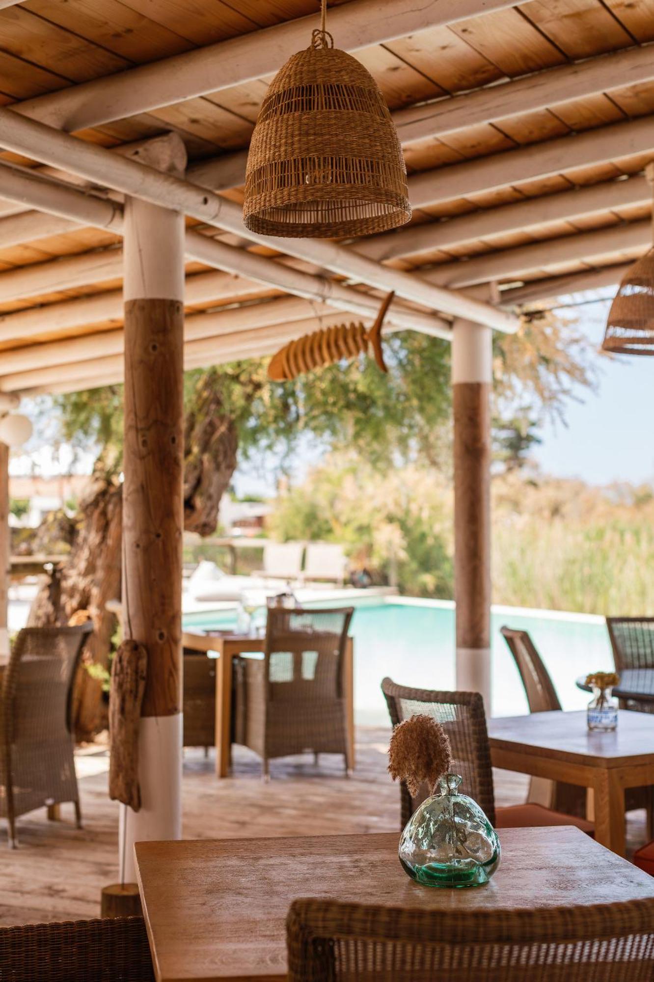 Hotel Restaurant Les Arnelles 4*